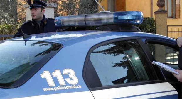 Roma, rapina farmacia col fucile da sub, riconosciuto al bar dai poliziotti e arrestato