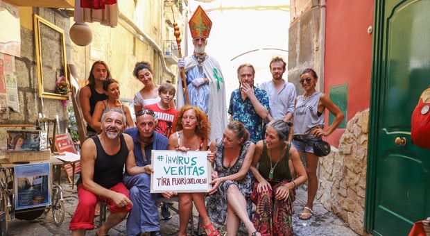 Napoli, Vico Pazzariello e il Teatro di Perzechella sono salvi: niente sfratto per le associazioni amate dai turisti