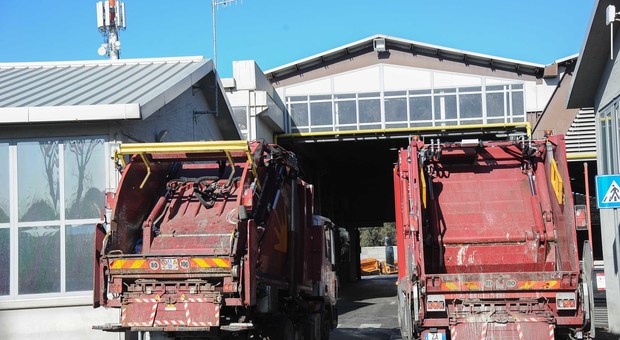 Roma, rifiuti: camion a rischio stop: rebus fondi per ricambi e gasolio