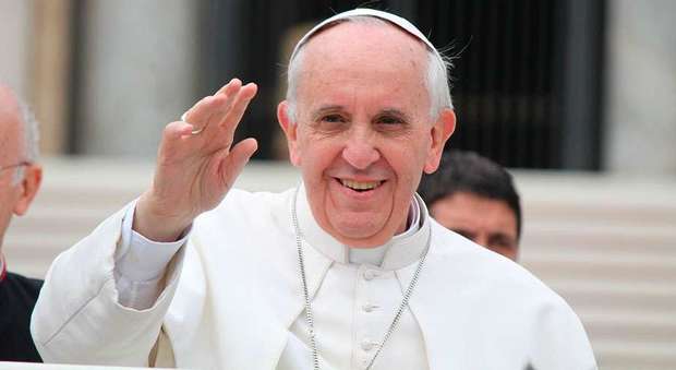 Papa Francesco sul fine vita: "Lecito sospendere le cure se non sono proporzionali"