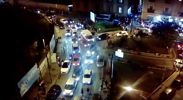 Napoli, blitz nella movida di Bagnoli: denunciati due parcheggiatori abusivi
