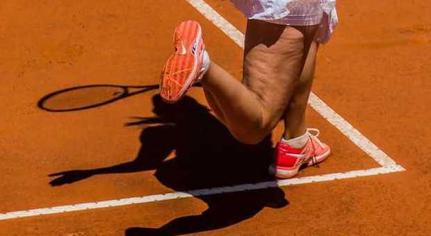 Maria Sharapova in campo: la dea del tennis non sfugge alla cellulite