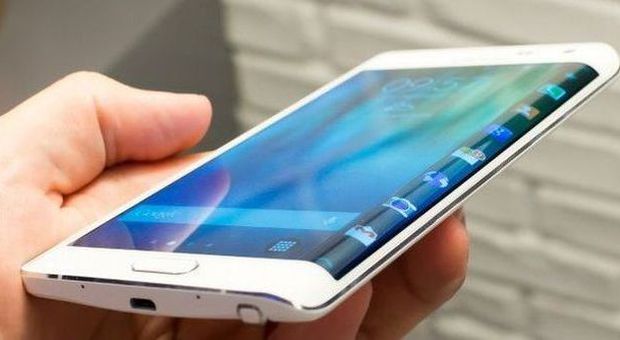 Samsung Galaxy Note Edge, i phablet bello ma dal costo eccessivo forse in Italia