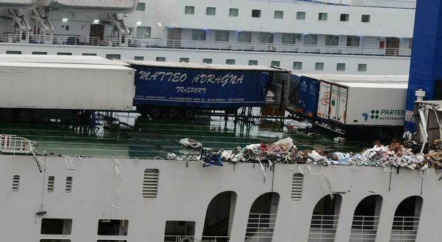 Membro dell'equipaggio di un traghetto accusa un malore al porto di Ancona