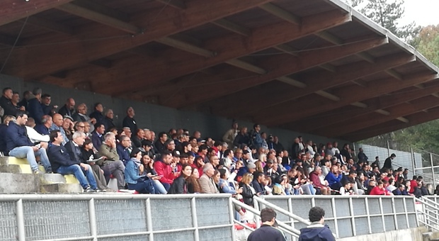 Flaminia-Monterosi, derby fair play: tutti i tifosi sotto la tribuna coperta