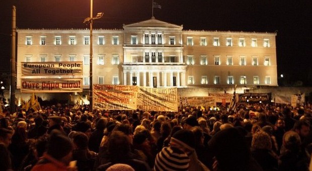 Grecia, Fmi frena: niente fondi senza ristrutturazione del debito da parte dell'Europa