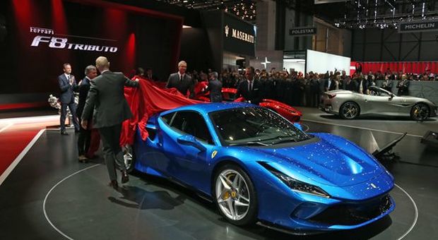 Ferrari rialza le stime 2019, il titolo blza in Borsa