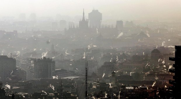 Smog, è bollino rosso in tutta Italia: stop auto dal nord a Roma