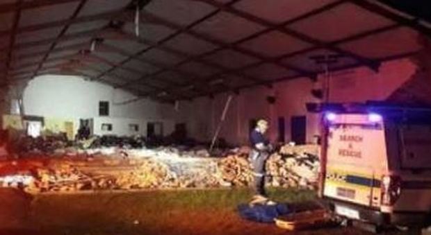 Crolla chiesa durante rito pasquale: almeno 13 morti