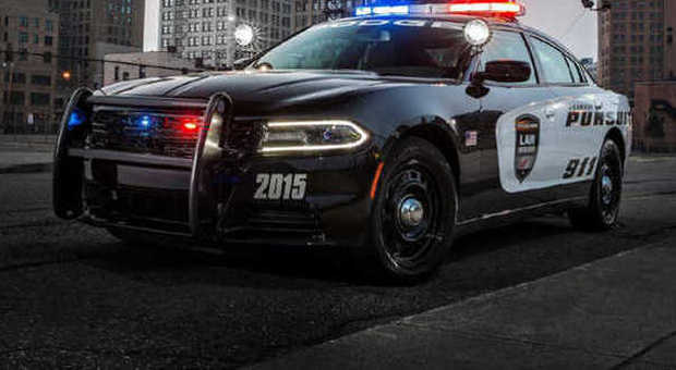 La Dodge Charger con i colori della Polizia