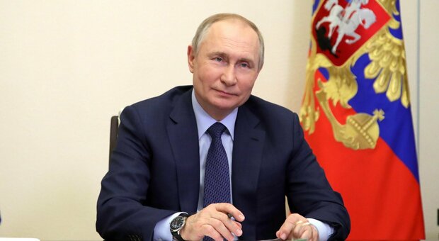 Putin e quel segnale che "svelerebbe" il Parkinson: cosa è il gunslinger gait