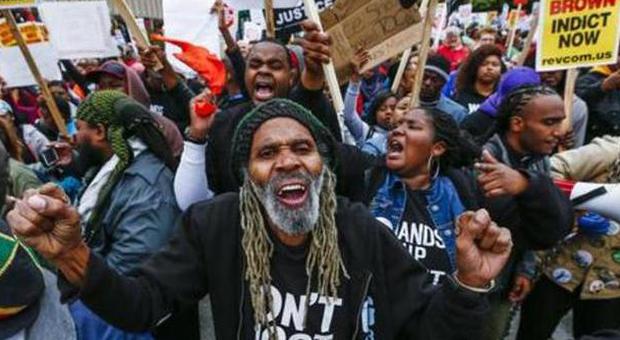 Ferguson, proteste contro la polizia, 50 persone arrestate