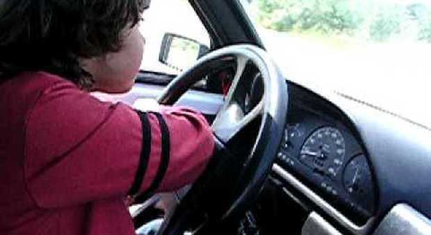 Germania, 12enne ruba la macchina dei genitori per andare a trovare i nonni: guida per 200 chilometri