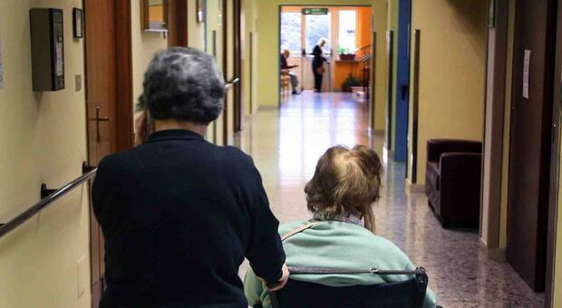 Medici per gli anziani e negli ambulatori: ecco tutti i 70 incarichi per 4.650 posti letto accreditati