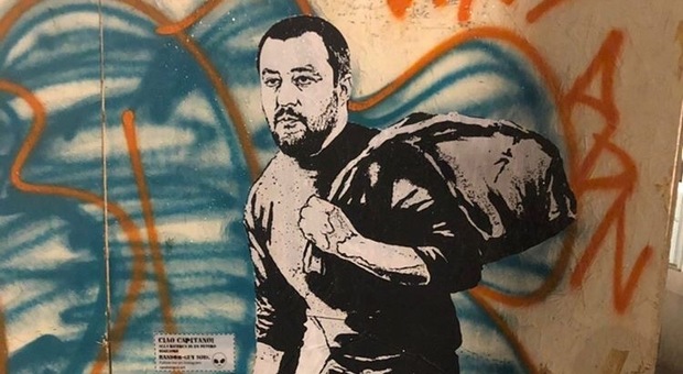 Firenze, Matteo Salvini in versione «fuggitivo»: il nuovo graffito di Random-Guy