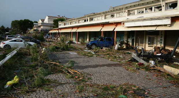 Un'immagine delle devastazioni a Cazzago