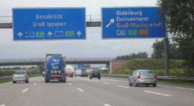 Germania, stop alle autostrade gratis: ma a pagare saranno solo gli stranieri