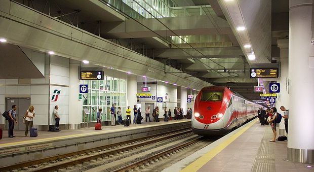 Bologna, stazione dell'Alta velocità evacuata per un guasto a un treno