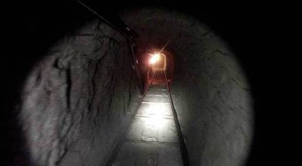 Tunnel della droga tra Messico e Usa: 500 metri con luci e rotaie