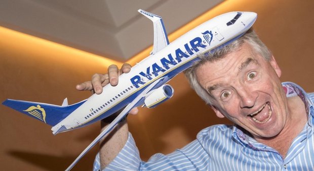 Ryanair, supplemento neonato di 25 euro. La denuncia di Federconsumatori