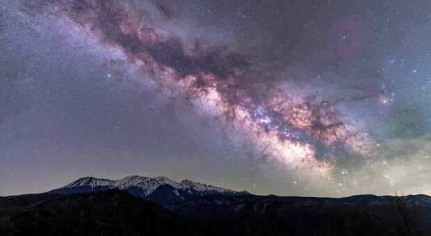 Stelle sempre meno visibili: l'inquinamento luminoso oscura la via Lattea. La denuncia di scienziati, animalisti e astronauti