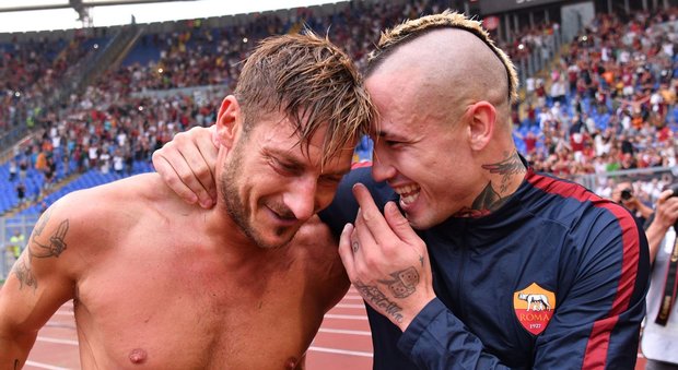 Tutti per Totti, Dzeko: «Gioca l'anno prossimo e batti il record di gol in Serie A». Nainggolan, «Smetto prima io di te..»