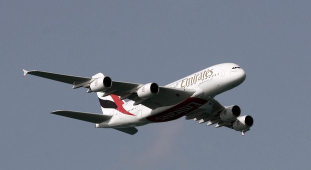 Emirates: annuncia ordini per 16 miliardi di dollari