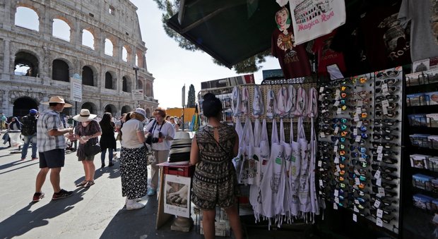 Turismo, Roma resta prima ma paga abusivi e sommerso