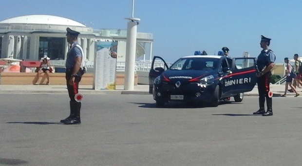 Senigallia, perde 2mila euro: carabiniere li trova che svolazzano in strada