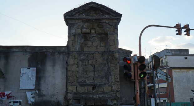 Napoli, a rischio crollo le edicole votive di Ponticelli: hanno resistito alla guerra