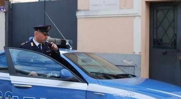 Agguato a Milano: gambizzato in strada un uomo di 27 anni con 5 colpi di pistola