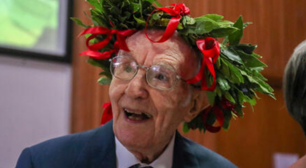 Morto Giuseppe Paternò, nonno dei record: aveva 99 anni, a luglio si era laureato con 110 e Lode
