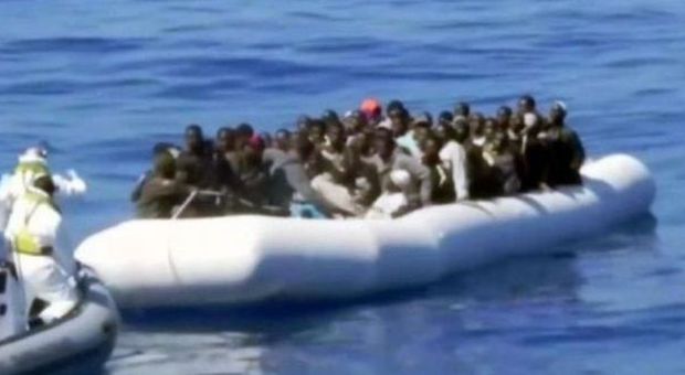 Migranti, la Libia impiegherà pattuglie armate anti-clandestini