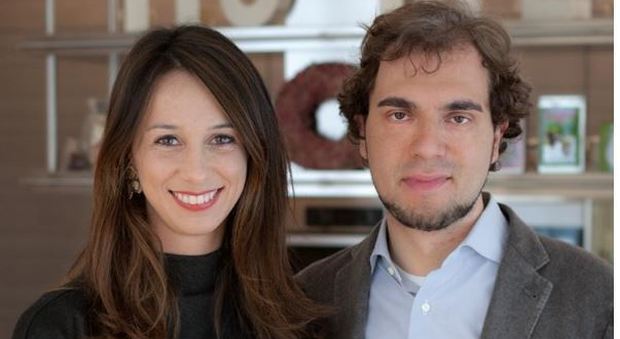 Enrico Moretti Polegato, 37 anni, con la moglie Claudia