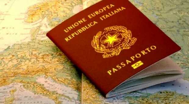 Ufficio passaporti a Napoli, apertura straordinaria fino al 31 agosto