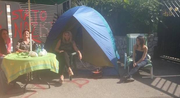 Rita Bonaccorso, ex moglie di Totò Schillaci, costretta a vivere in tenda (Facebook)