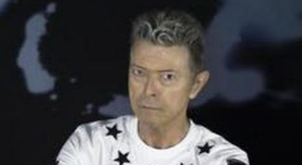 Bowie, l’addio pianificato: messaggi oscuri, riferimenti esoterici,  addirittura l’ombra della “dolce morte”