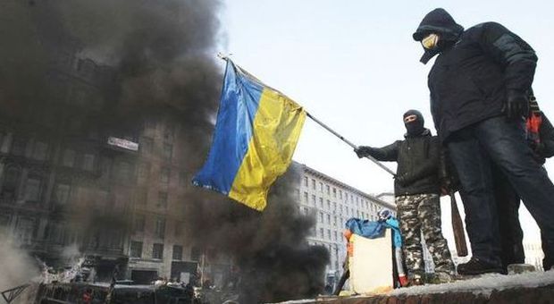 Kiev, manifestanti sulle barricate
