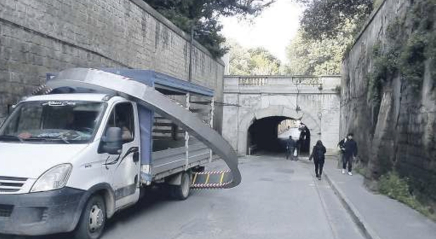 Ponte d'Ercole, scatta di nuovo la trappola per camion