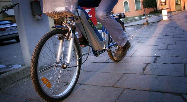 Trasforma la bicicletta elettrica in un motorino