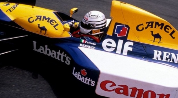 Riccardo Patrese al volante della Williams Renault nel 1992