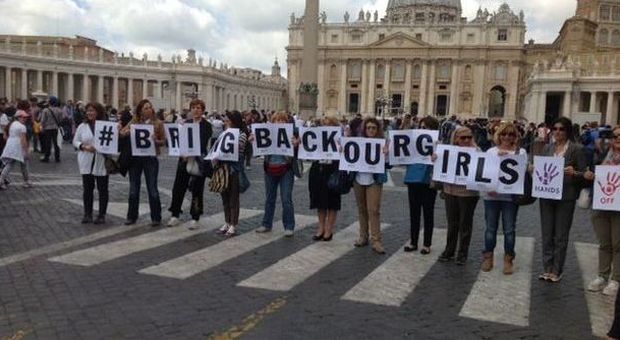 Nigeria, Isabella Rauti manifesta all'Angelus con associazione "How" in difesa della studentesse rapite