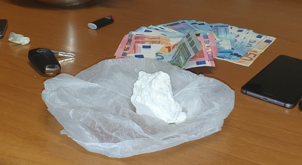 Droga nascosta in casa e nell'auto, la Finanza arresta un albanese