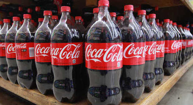 Coca Cola, i 20 utilizzi alternativi nella vita di tutti i giorni: ecco quali