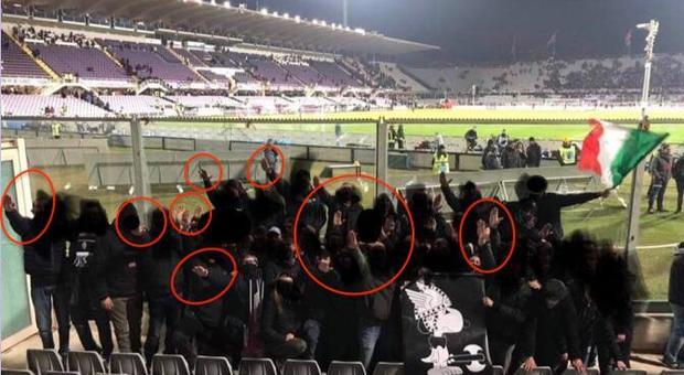 Fiorentina-Juventus, tifosi juventini fanno il saluto romano e postano la foto sui social