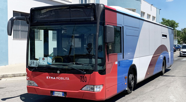 Un bus dell'Amat di Taranto