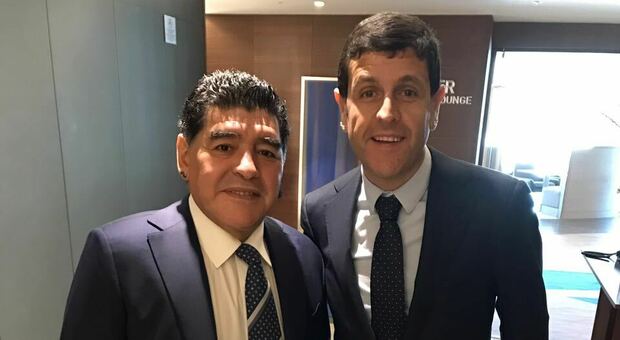 Maradona, l'ex manager Ceci: «Regalo alla città e al Napoli la statua di Diego»