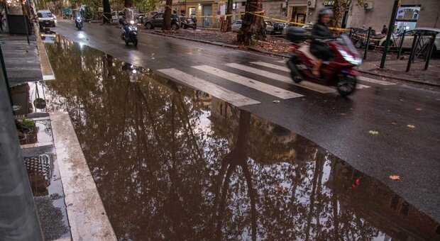 Bomba d'acqua a Roma, allerta meteo gialla oggi nel Lazio: ecco cosa sta succedendo