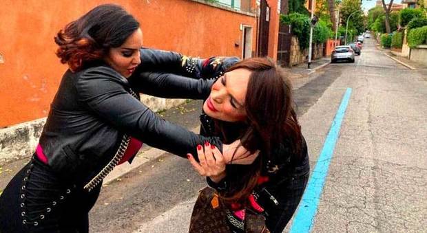Lite choc tra la trans Manila Gorio e Francesca Giuliano: botte in strada