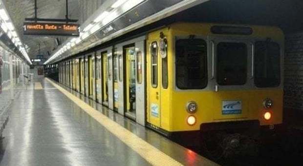 Napoli, linea 1 della metropolitana: lunedì chiusura in anticipo per lavori